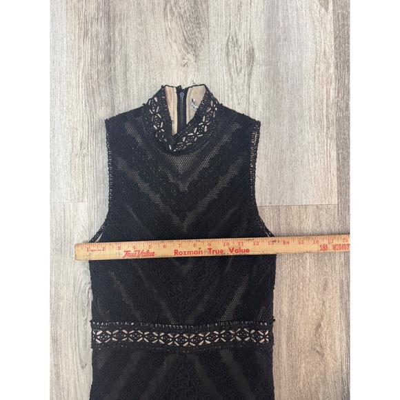 Alice + Olivia‎ Azita Tiered Lace Fit-and-Flare Dress Size 0 - Picture 6 of 9